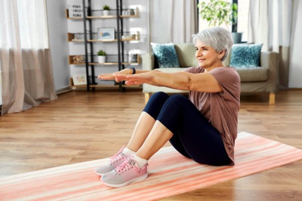 Can you touch the waist and touch the toes represent long weakness? Experts teach 4 stretching movements to enhance body flexibility