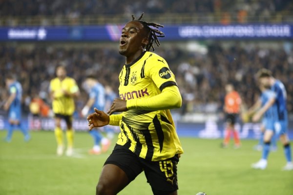 Reporter: Blues & Dortmund s expectations for Gittens  transfer fee are not big, Dortmund wants 45 million pounds