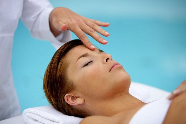 Are you a face-defeating clan? The doctor teaches you face yoga, which has strong skin!