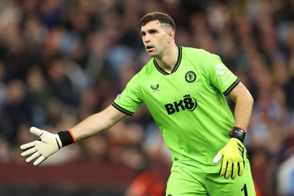 BBC: Manchester United signs at most one new goalkeeper in front of the window, reconsider Argentina s goalkeeper